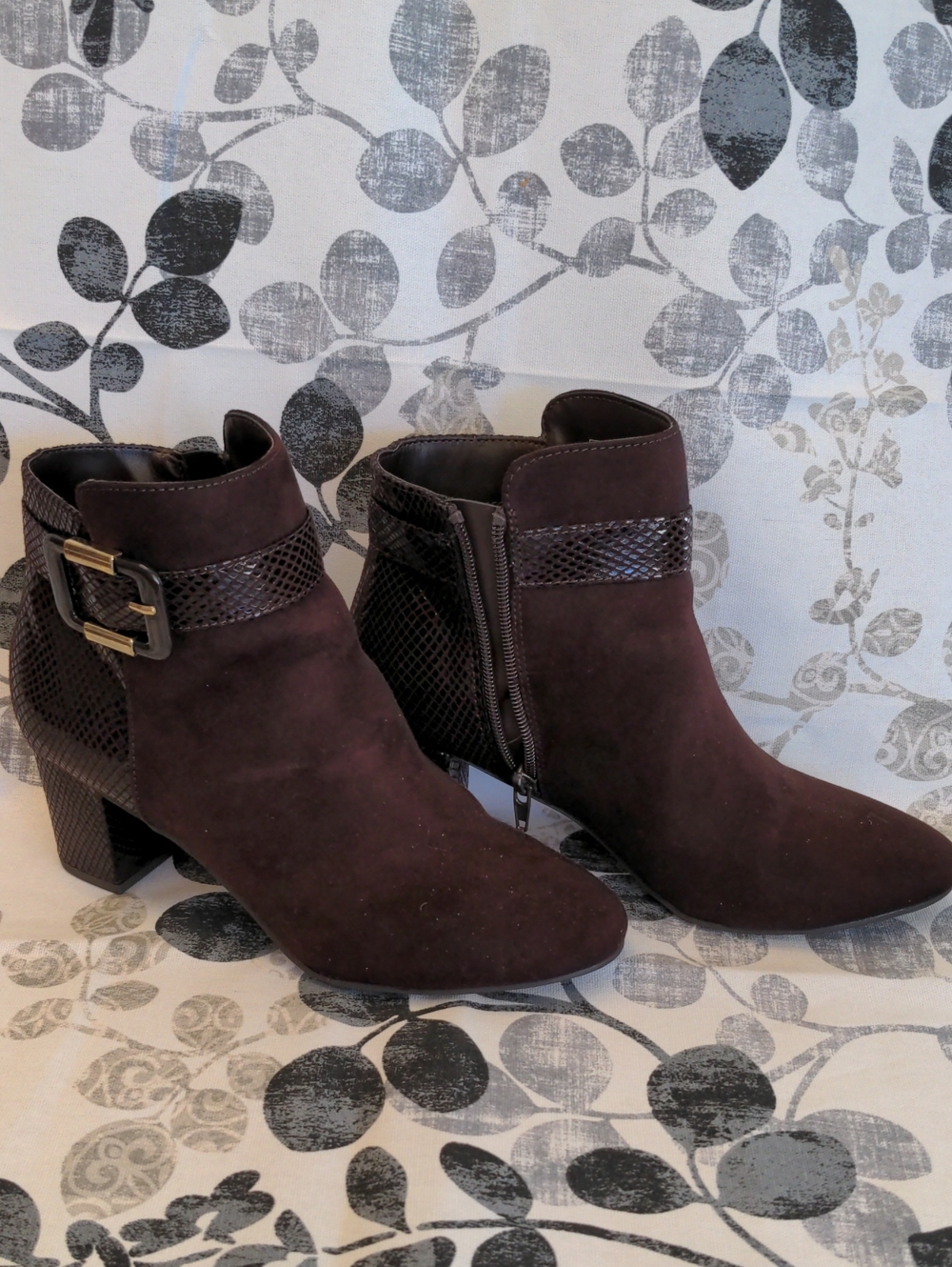 Jones New York Pull On Ankle Boots